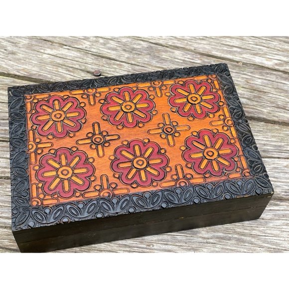 Vintage 1980s Carved Wood Medallions Trinket jewelry box Boho - Picture 4 of 12